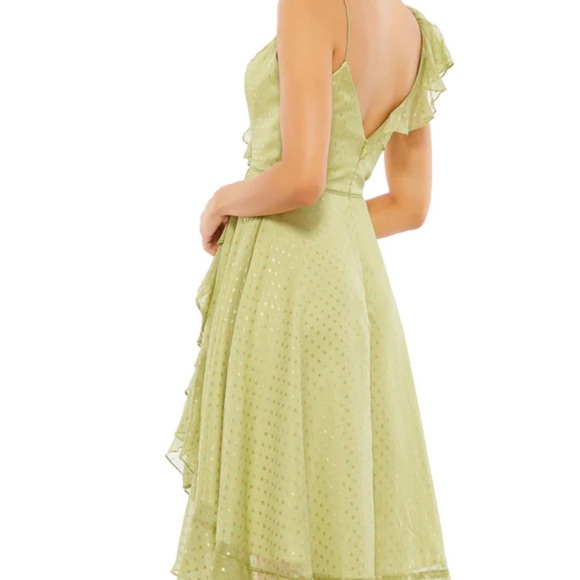 ✔️#73B BNWT MAC DUGGAL dress in Pistaccio # 70163 - Picture 2 of 9